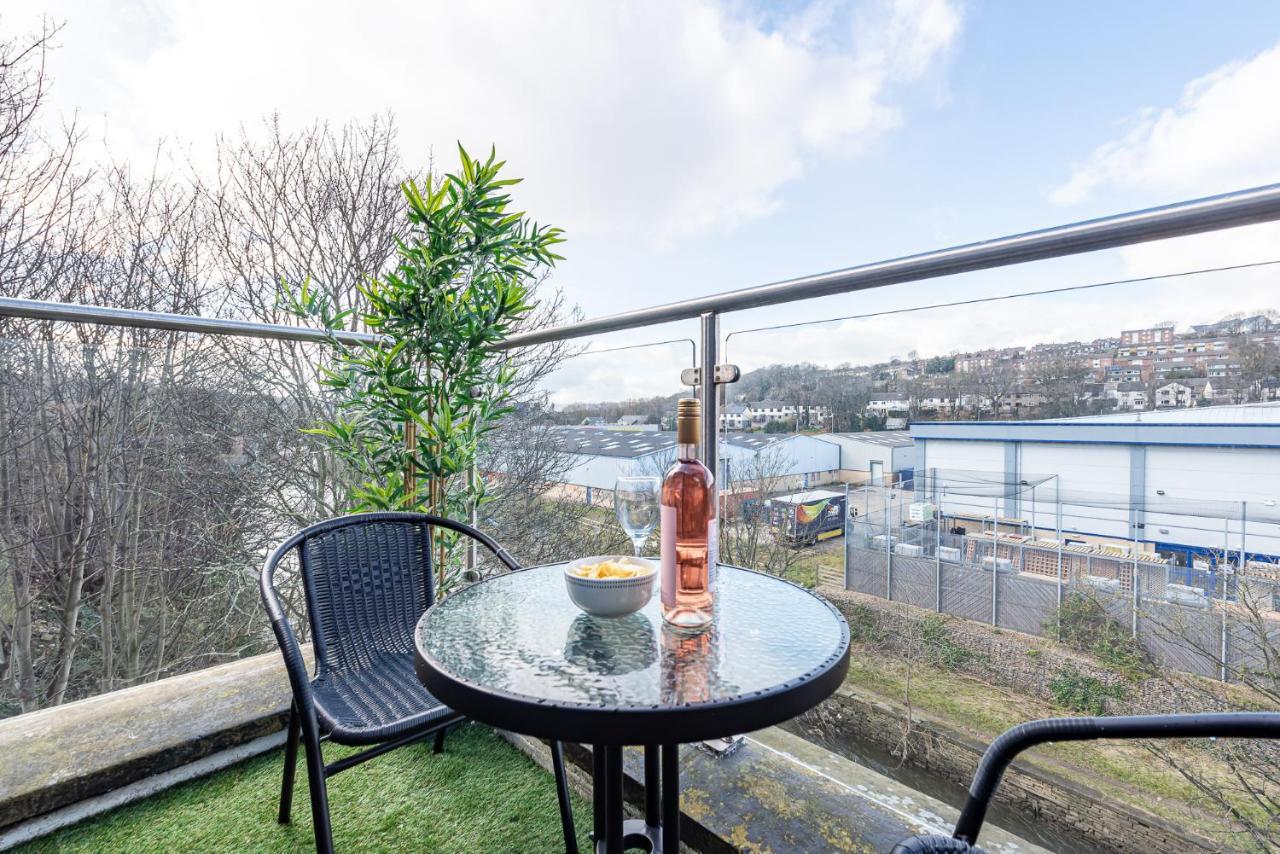 Riverside Balcony Apartment With Parking Just Minutes To Saltaire Шипли Экстерьер фото